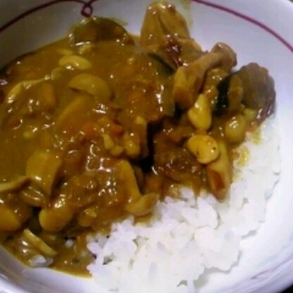 インド料理屋さんで食べるような、美味しいカレーでした(*´Д｀*)ｳﾏｰ♪